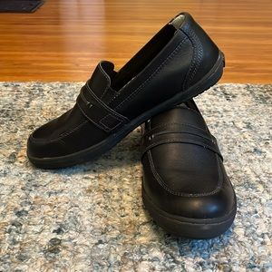 Täōs women’s leather loafers, size 7.5, EUC